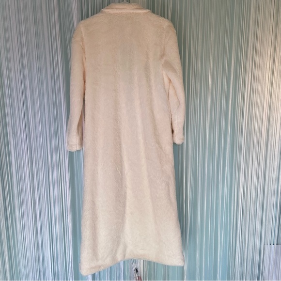 Pretty Little Thing Cream Faux Fur Maxi Coat Size US 2 NWT - Picture 4 of 17